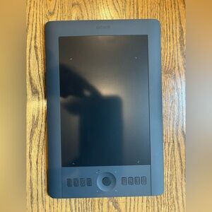 Wacom Intous Medium Pen Tablet PTH651 (no pen)